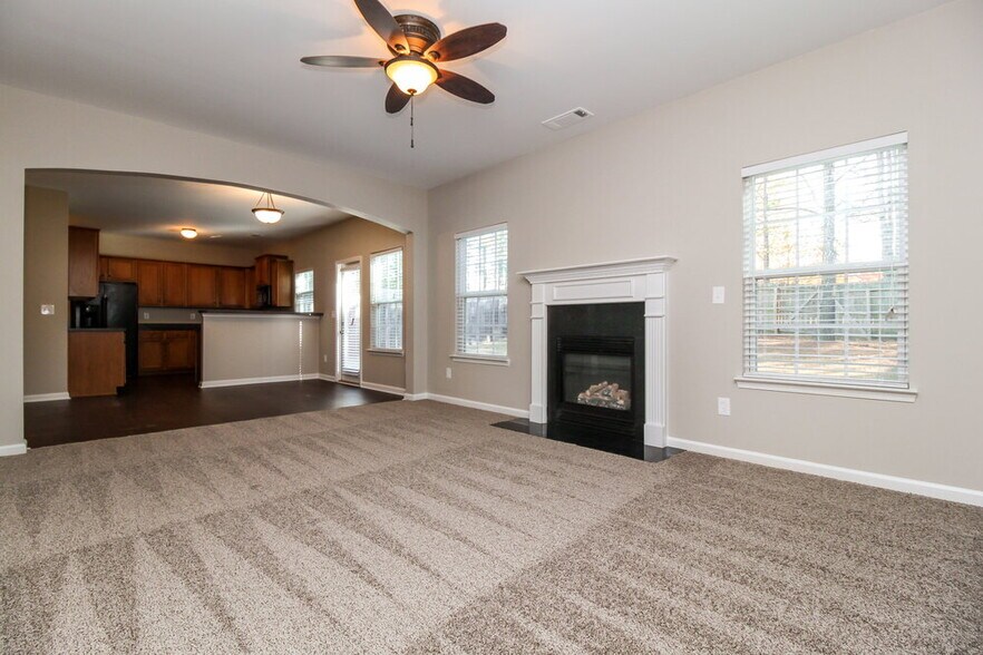 Building Photo - 5005 Amethyst Dr