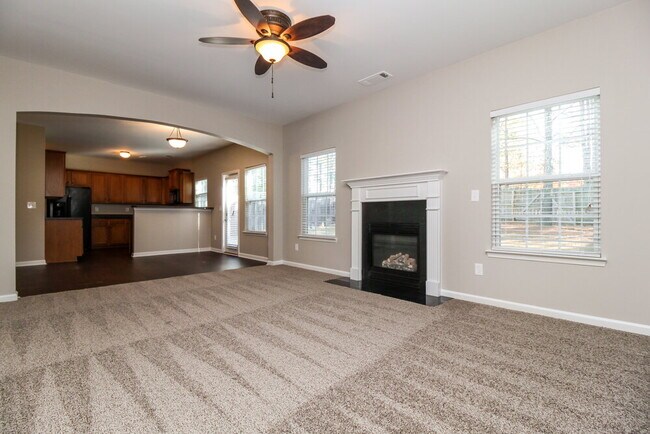 Building Photo - 5005 Amethyst Dr
