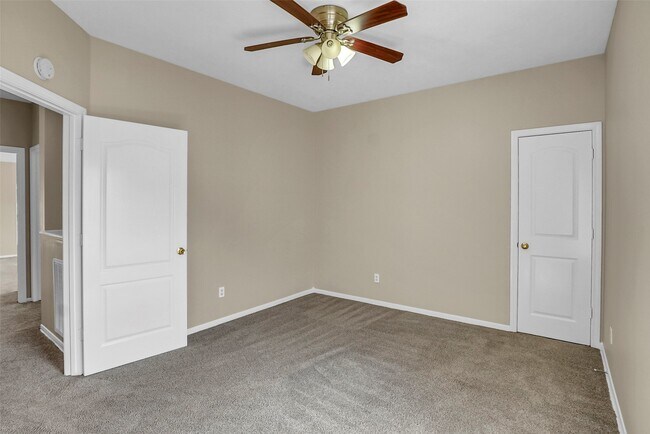 Building Photo - 4407 Magnolia Ln