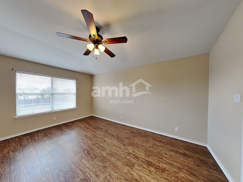 Building Photo - 8055 Chisos Oak Dr