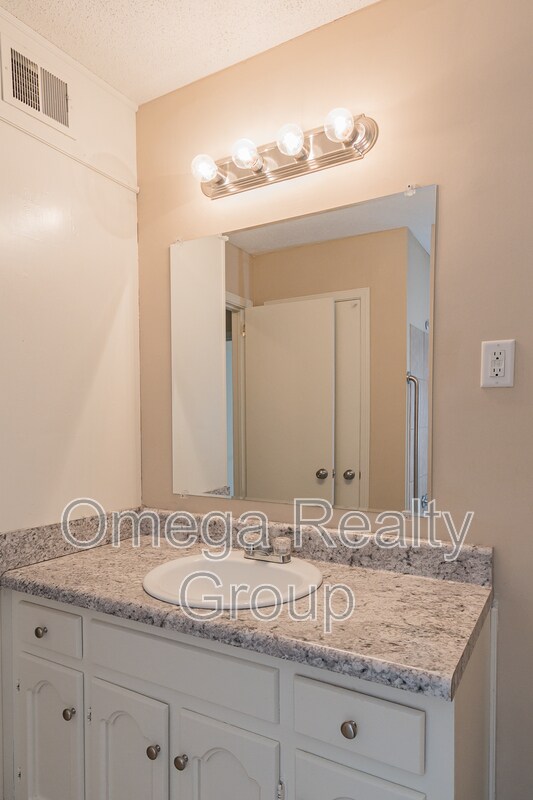 Building Photo - 3328 Warringwood Dr