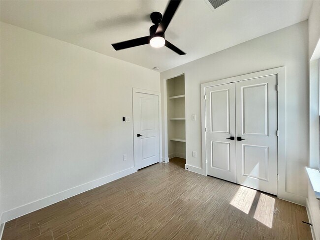 Building Photo - 5710 Delmack St