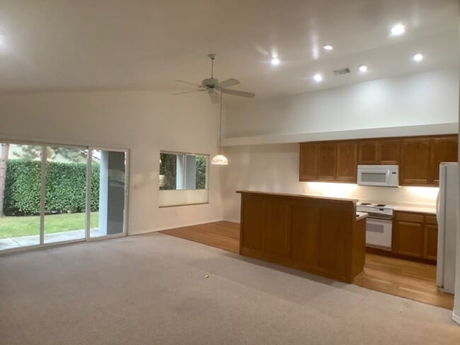 Building Photo - Three bedroom home in gated Alder Creek Community! | Available December