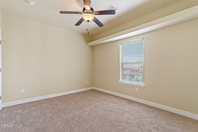 Building Photo - 6285 Wildwood Ct