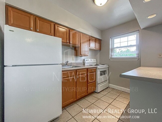 Building Photo - 305 San Juan Dr