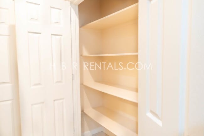 Building Photo - Charming 4 Bed, 2.5 Bath Home in Manteca, ...