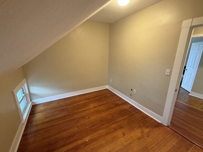 Building Photo - 220 Osborn St
