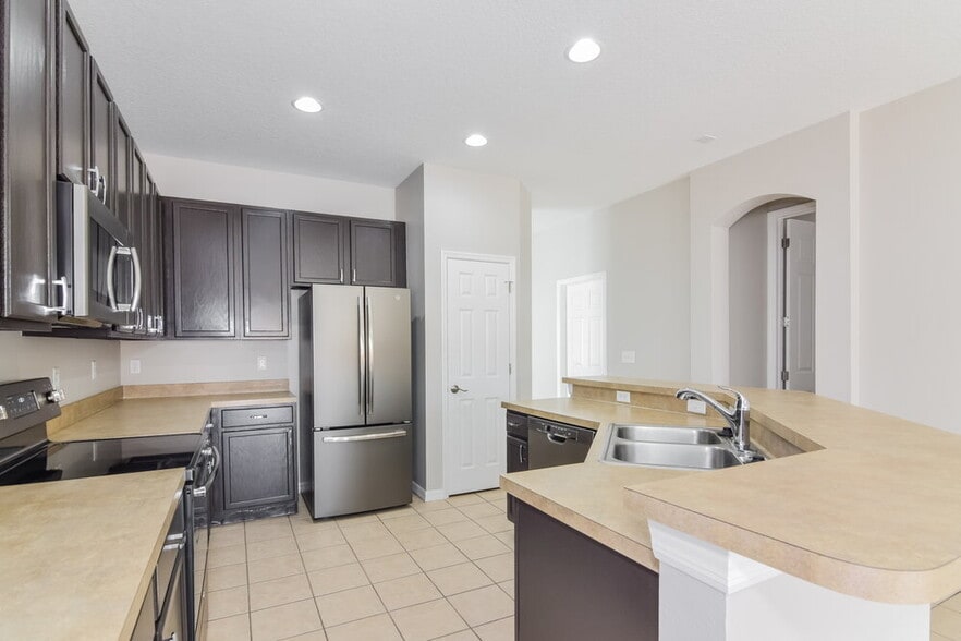 Building Photo - 7637 Dragon Fly Loop