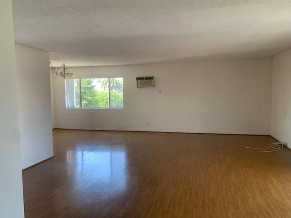 Building Photo - 535 N Hayworth Ave