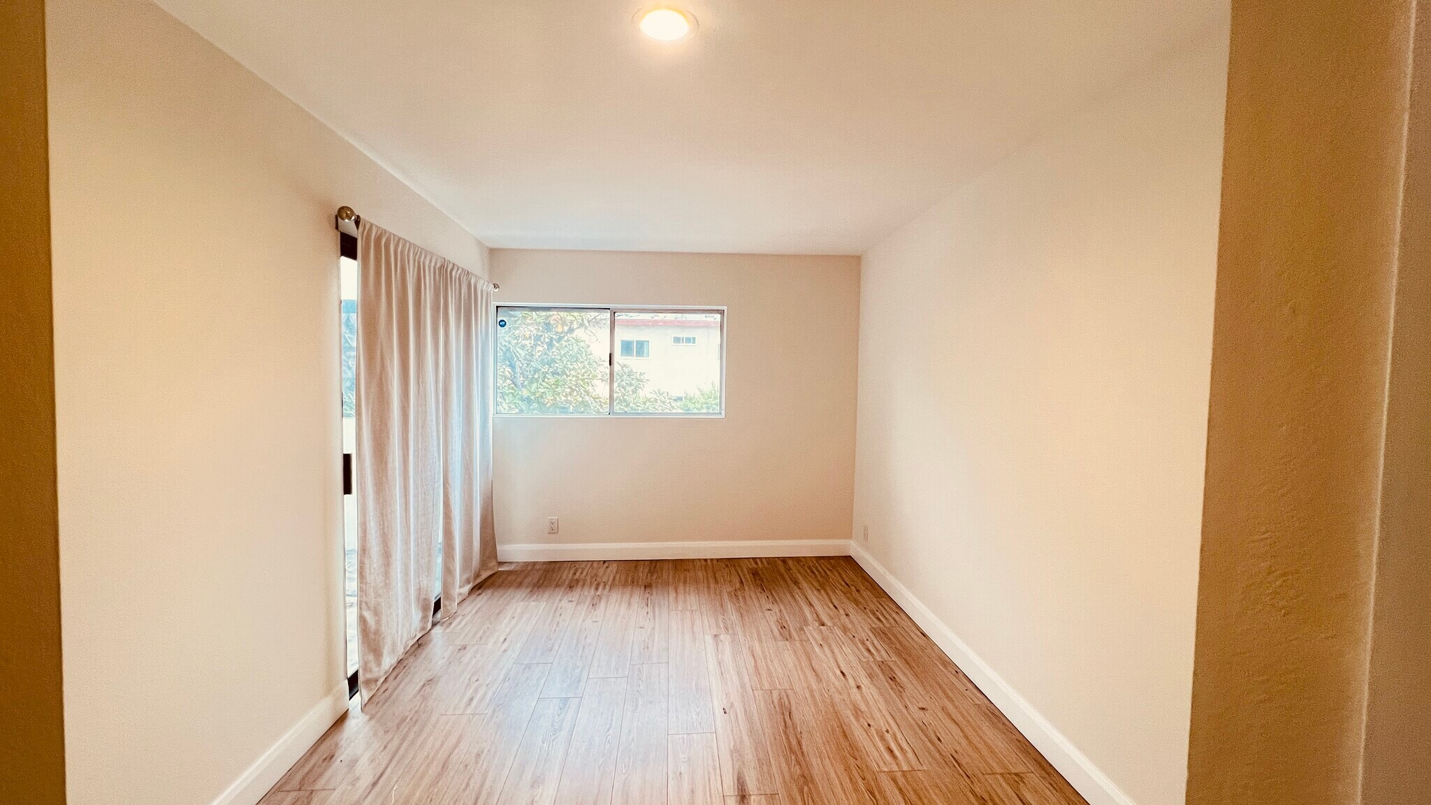 Building Photo - 17836 Magnolia Blvd