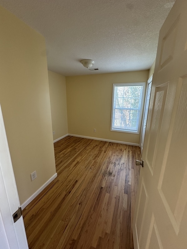 Building Photo - 6 Townview Dr