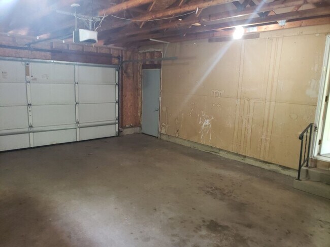 Building Photo - 2310 E Lexington Blvd