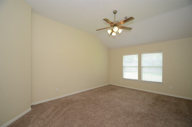 Building Photo - 23207 Dewflower Dr