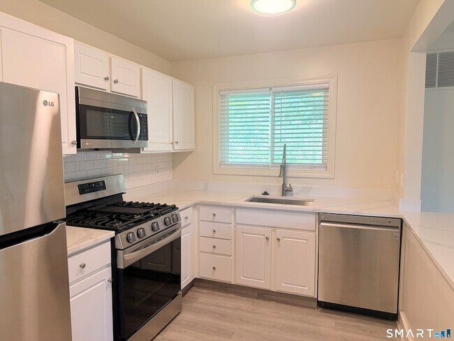 Building Photo - 86 Montoya Dr