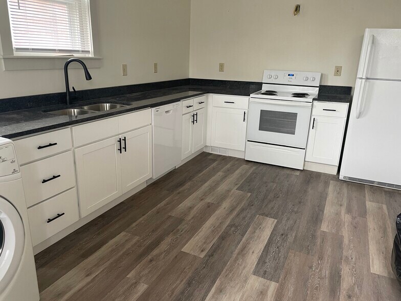 kitchen - 3425 Kutztown Rd