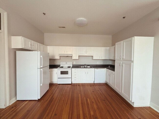 Building Photo - Garnett Street Apartments