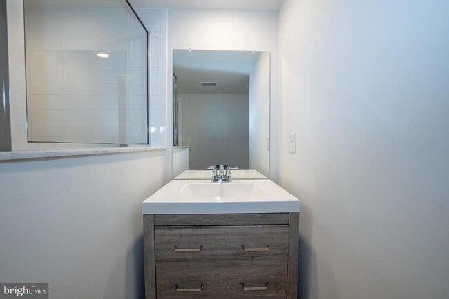 Building Photo - 220 Charles Ellis Dr