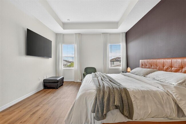 Building Photo - 1325 Stockwell Ave