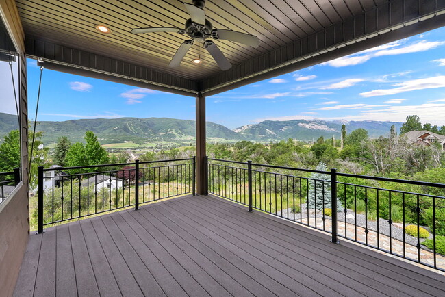 Building Photo - 3573 N Elkview Dr