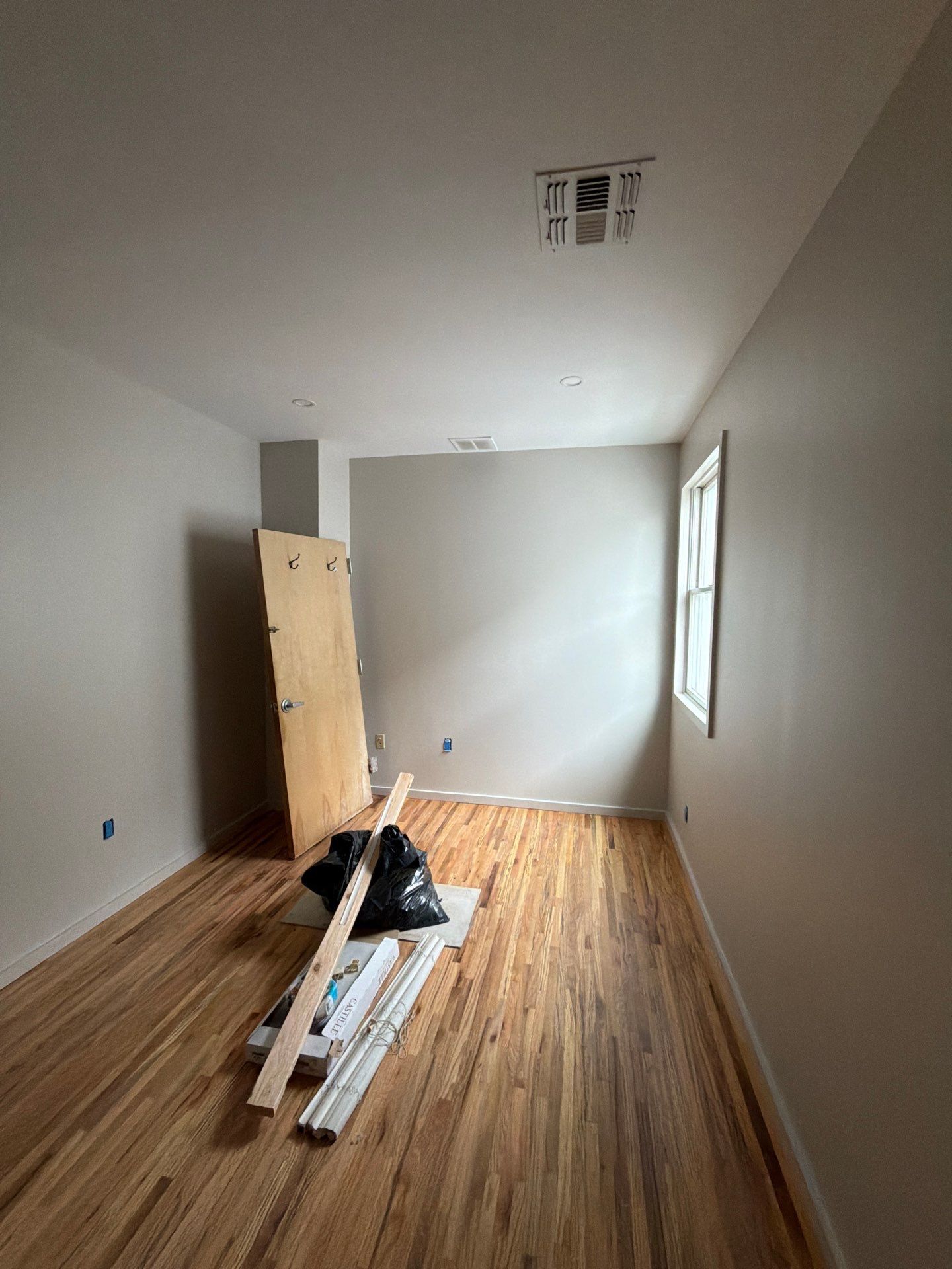 Building Photo - 213 Lakeview Ave