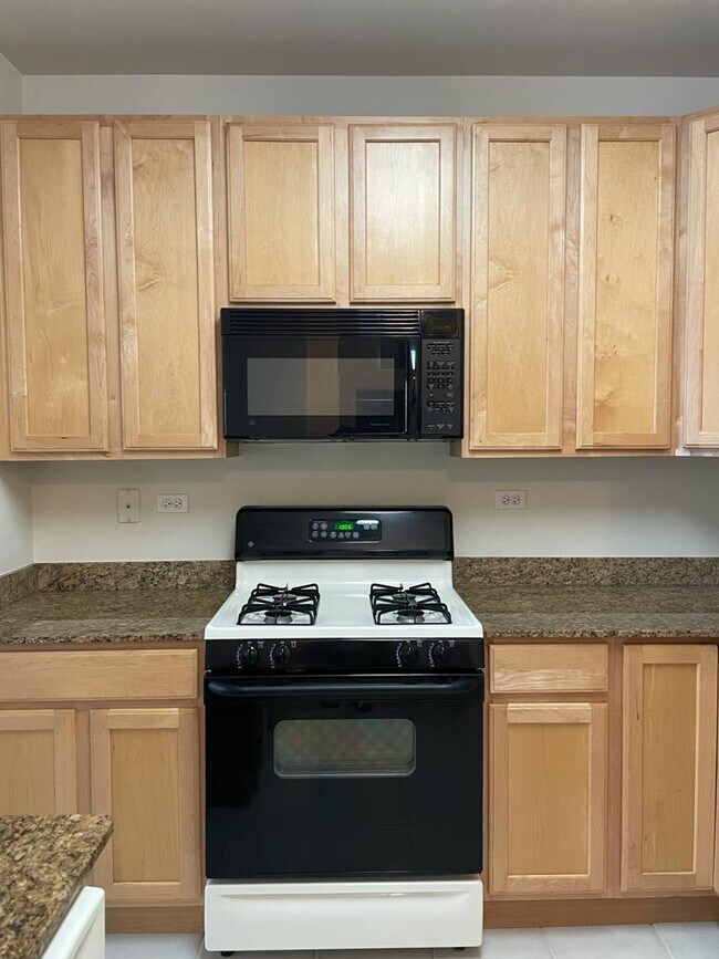 Building Photo - 1914 Farnsworth Ln