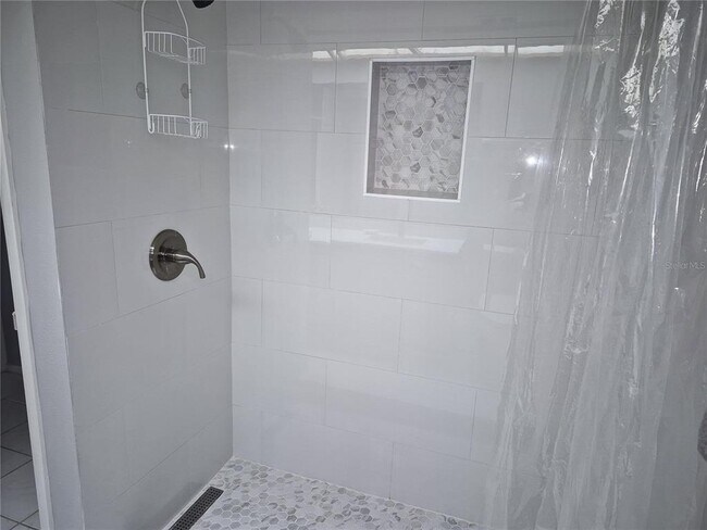 Building Photo - 270 Woodlake Wynde