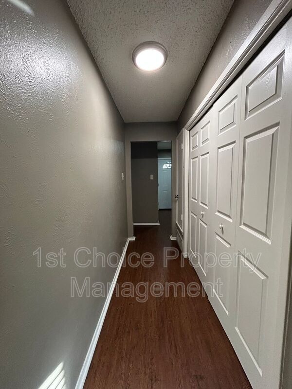 Building Photo - 625 Edwards Dr