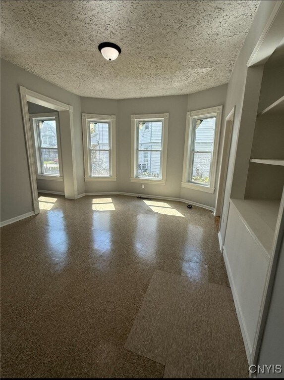 Building Photo - 302 Kellogg St
