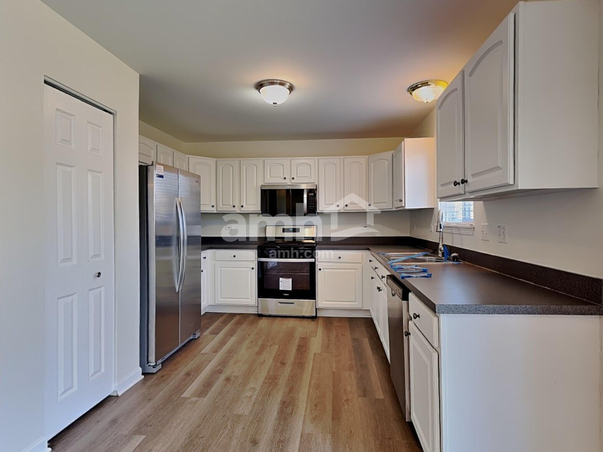 Building Photo - 34233 N Wineberry Ln