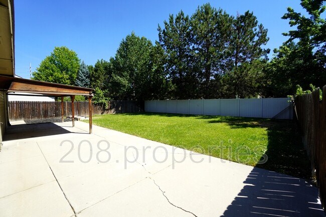 Building Photo - 12303 W Abram Dr