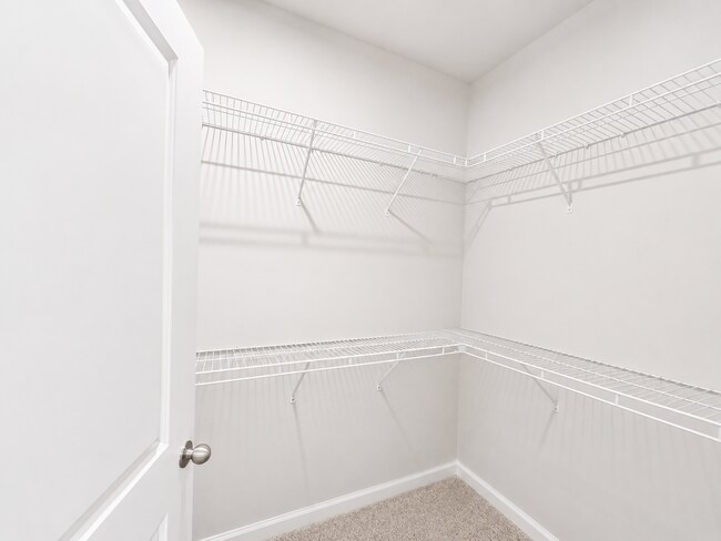 Building Photo - 717 Isleworth Ln