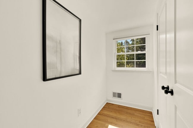 Building Photo - 3111 63rd Pl