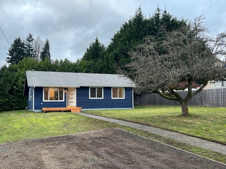 Building Photo - 2815 Callahan Dr