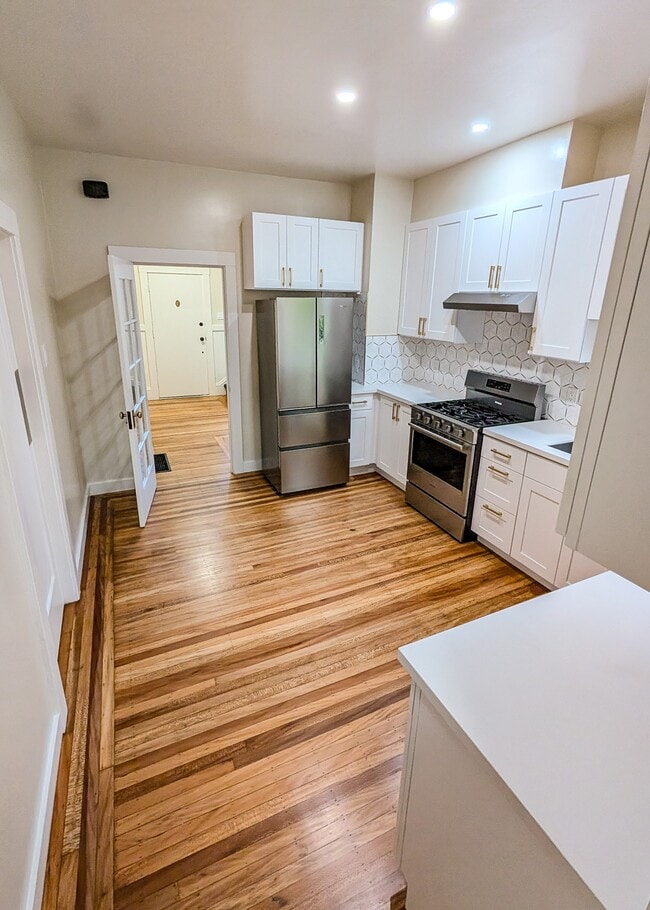 Building Photo - 32 Danvers St