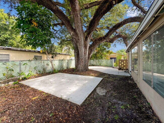 Building Photo - 9861 Orange River Blvd