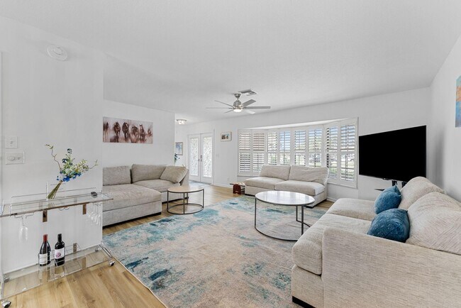 Building Photo - 12875 Guilford Cir