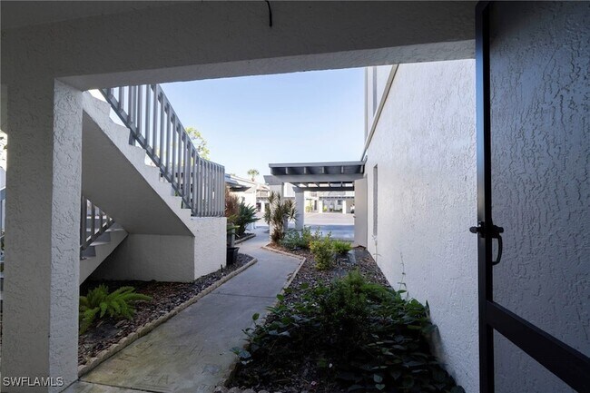 Building Photo - 17456 Woodland Trace Dr