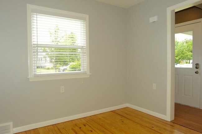 Building Photo - 1030 Veto St NW