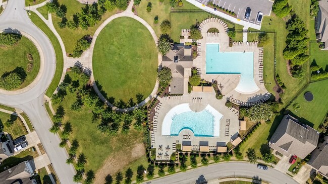 Building Photo - 1444 Channing Dr