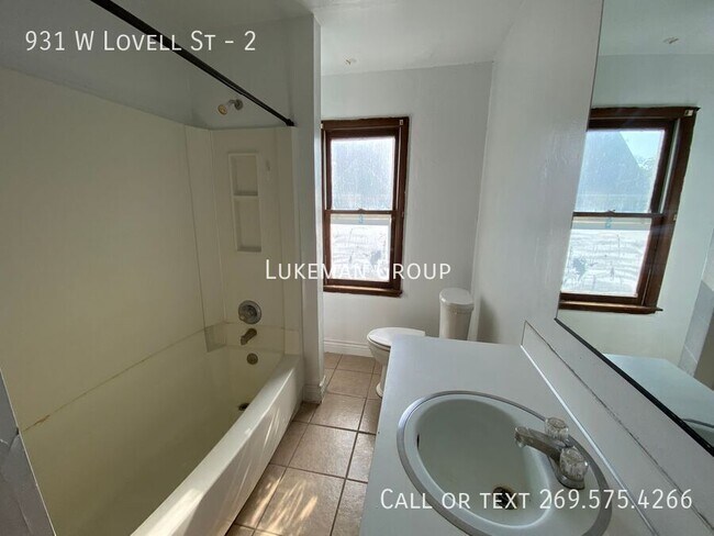 Building Photo - 931 W Lovell St