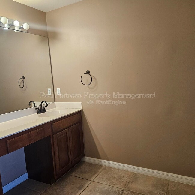 Building Photo - 8271 Village Edge Cir