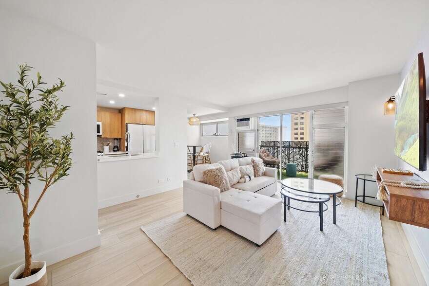 Building Photo - 2464 Prince Edward St