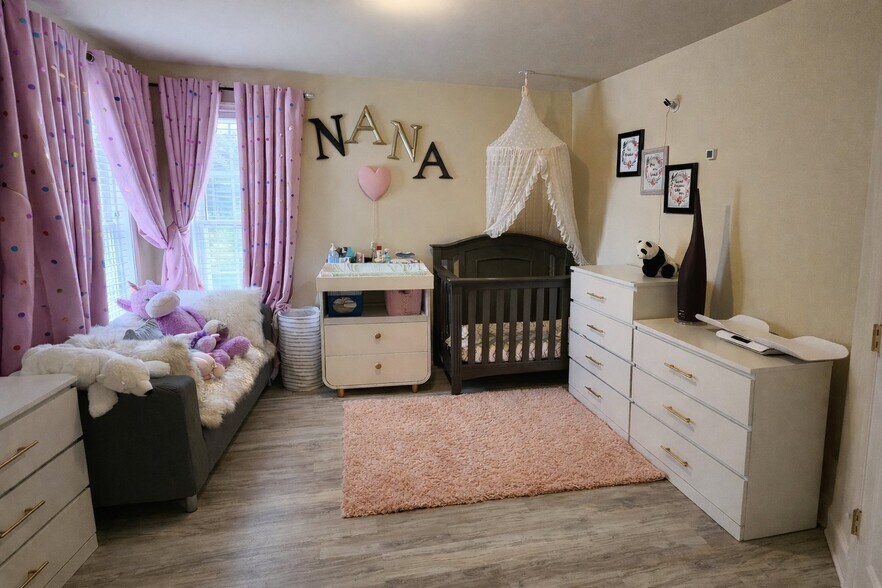 Building Photo - 11401 Rolling Green Pl