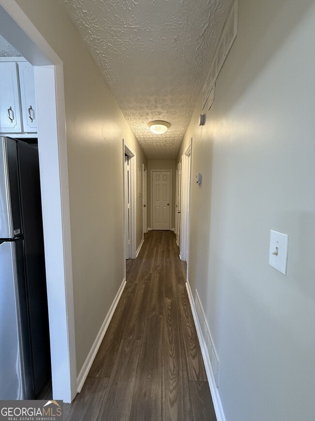 Building Photo - 7016 Adel Ln