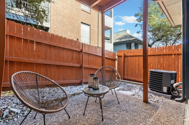 Building Photo - 800 S 1st St