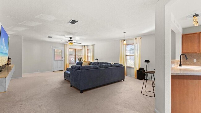 Building Photo - 600 Planters Pass