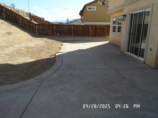 Building Photo - 3 Bedrooms, 2 1/2 Bathrooms, 2 Story, Loft...