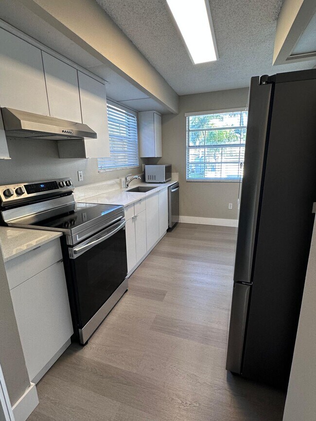 Building Photo - 2246 SE 27th Dr