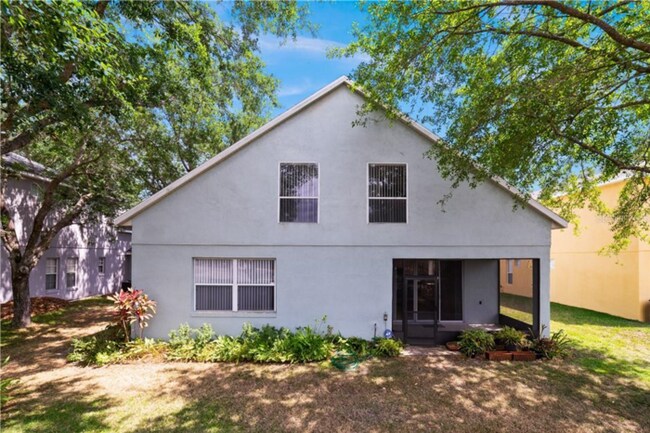 Building Photo - Stunning 5/2.5 Spacious Home with a 3 Car ...