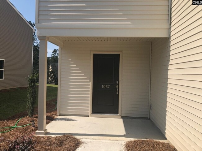 Building Photo - 1057 Roscoe Rd